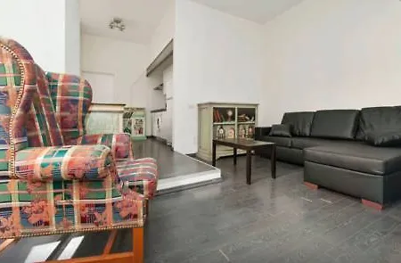 Apartman Red Carpet *